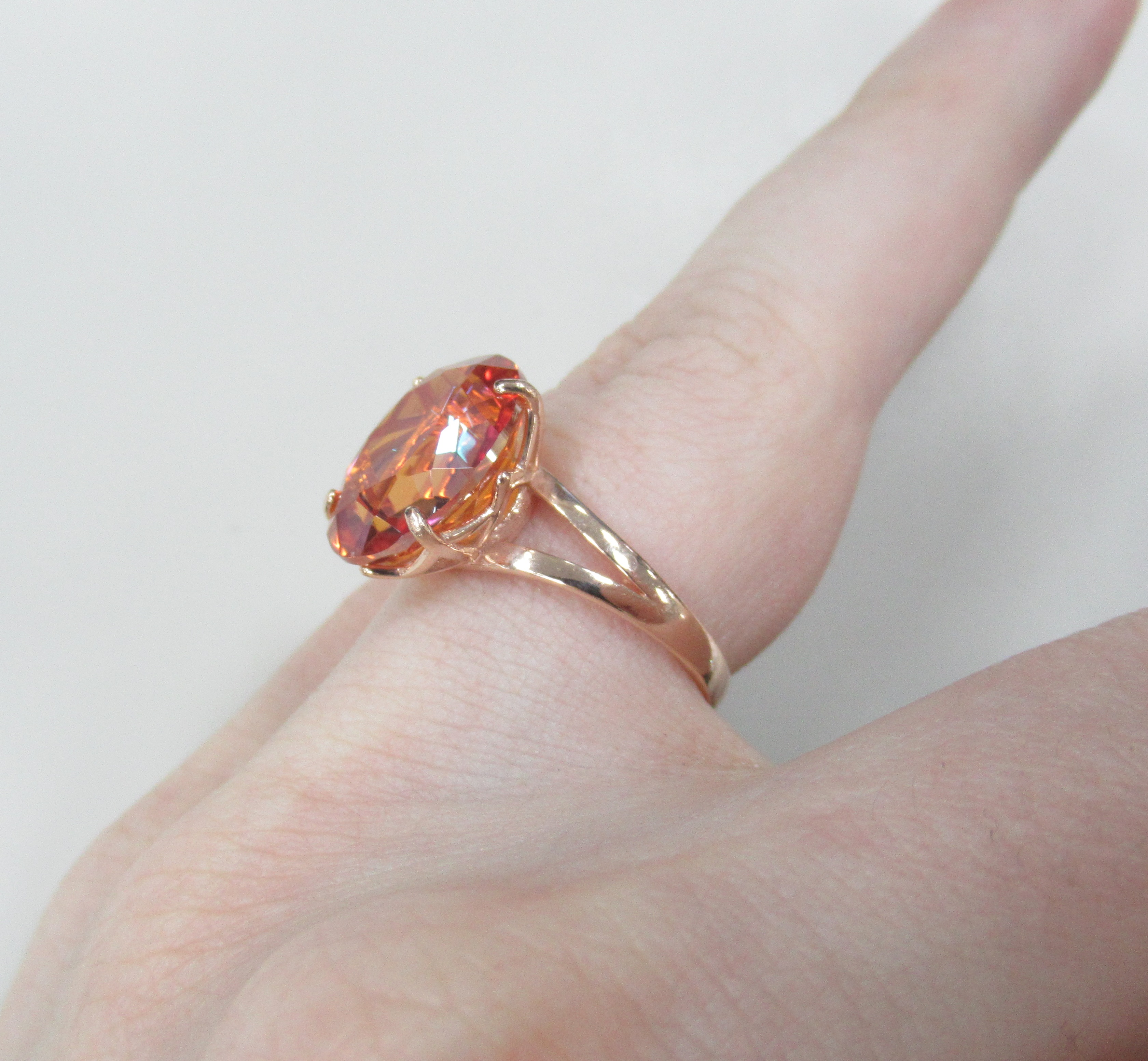 Серебряное кольцо с оранжевым горным хрусталем